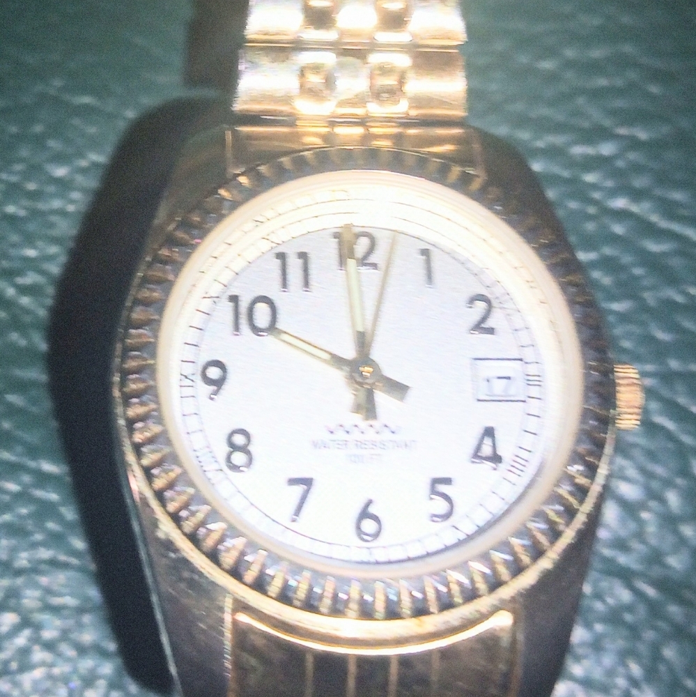Women vintage water resistant watch ***MAKE A OFFER***